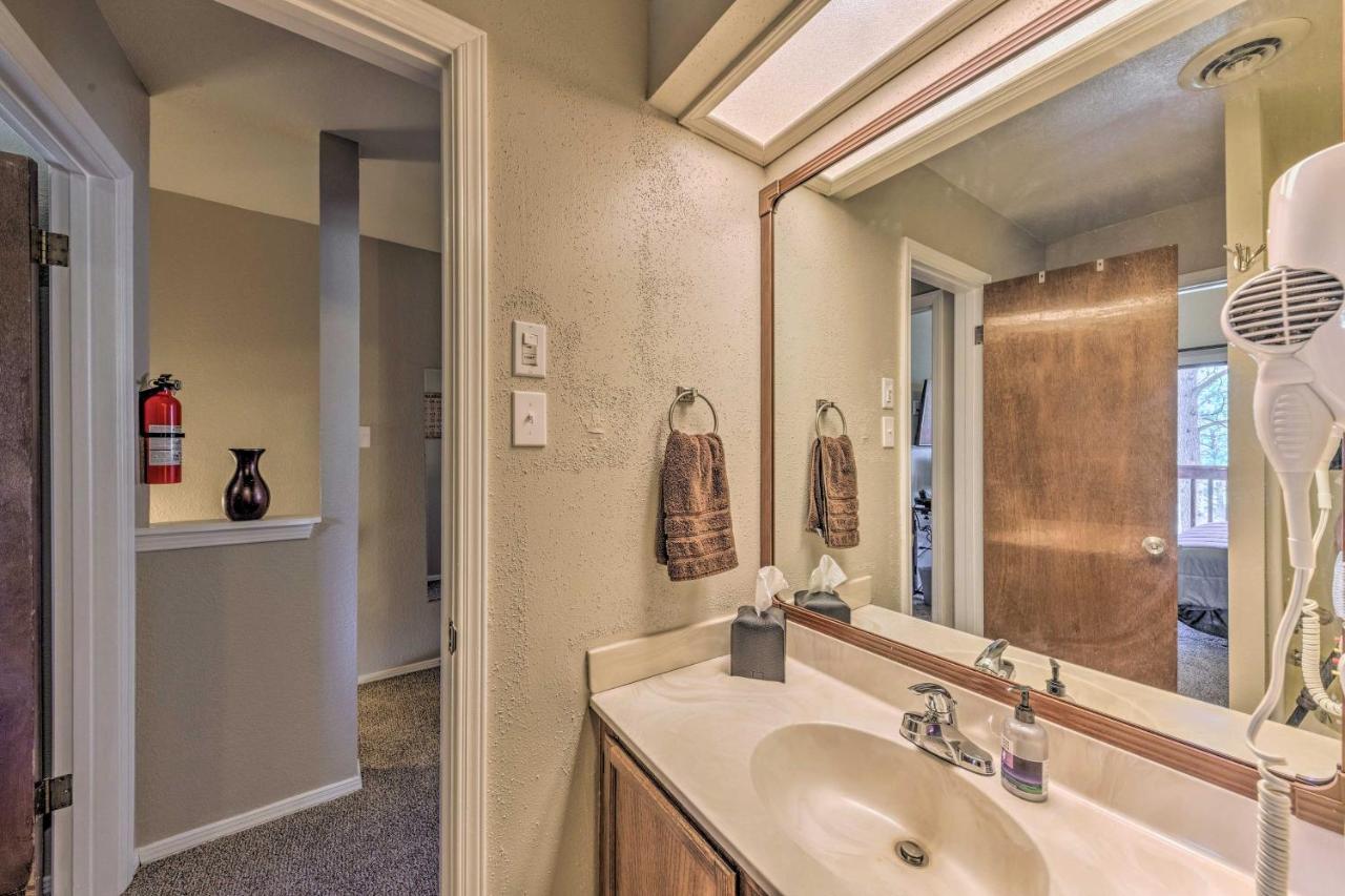 Forested Ruidoso Condo With Deck And Fireplace! Экстерьер фото